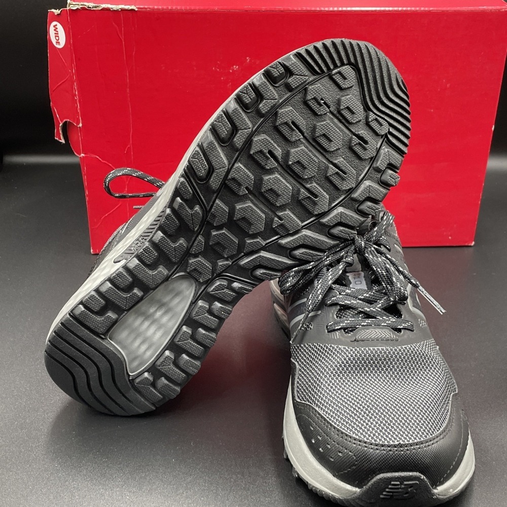New Balance 410v8 Trail Running Shoes Black Grey MT410LB8 Mens Size 9 4E WIDE - Picture 3 of 7